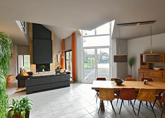 La Dolce Villa, Grande Maison Piscine 12 Personnes Savenay